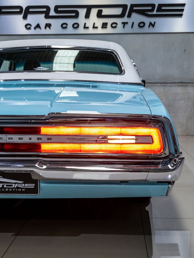 Ford Thunderbird Landau 4-Door