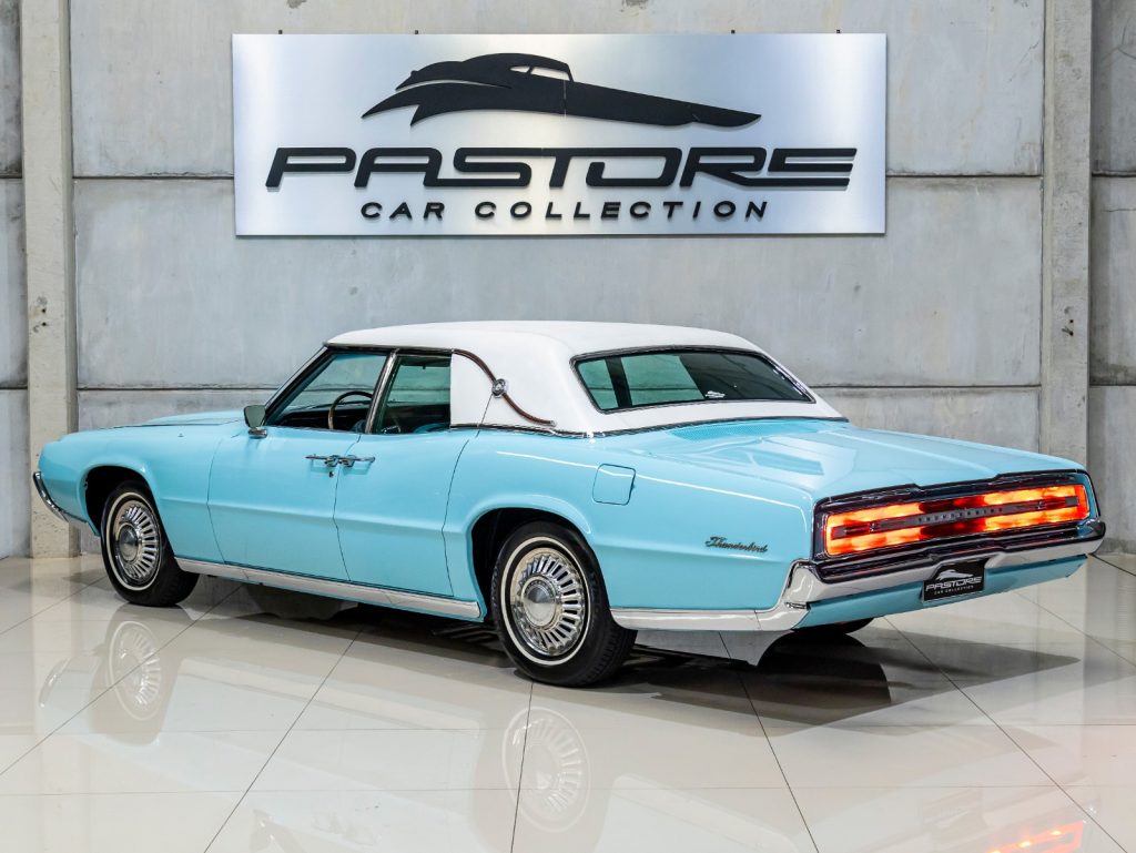 Ford Thunderbird Landau 4-Door