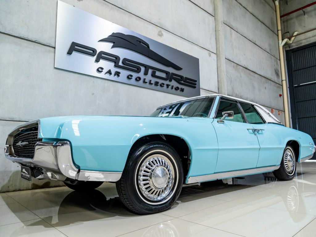 Ford Thunderbird Landau 4-Door