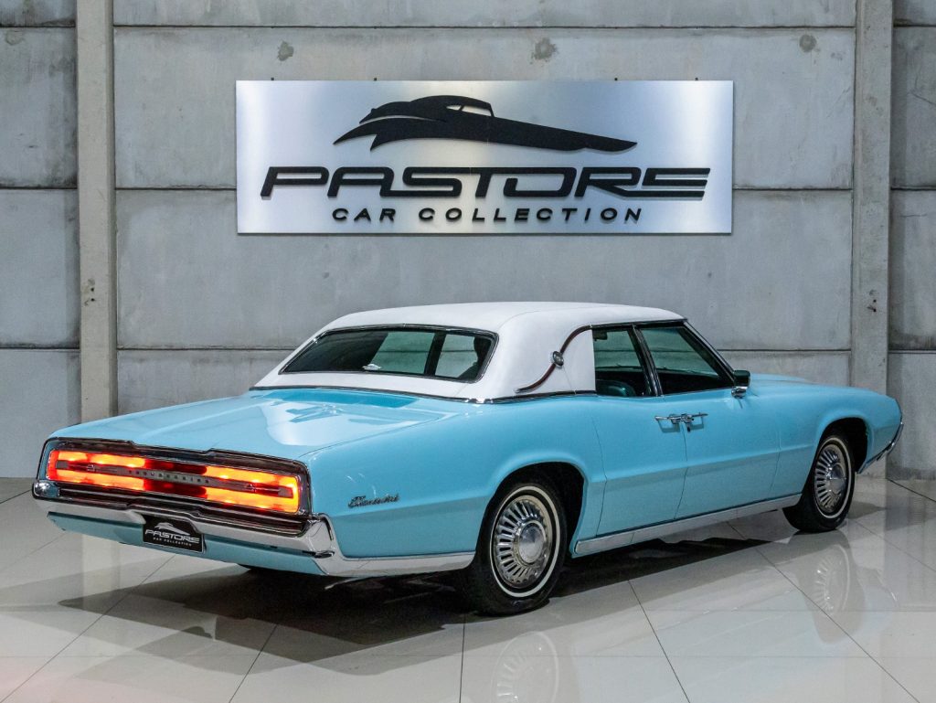 Ford Thunderbird Landau 4-Door