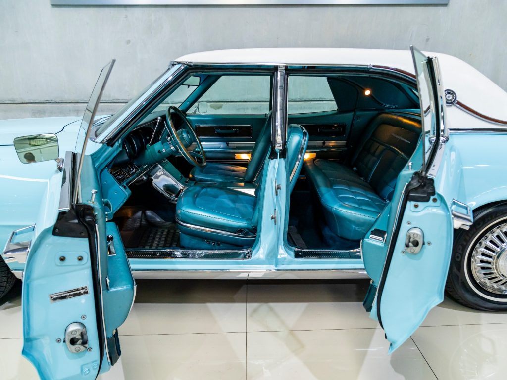 Ford Thunderbird Landau 4-Door