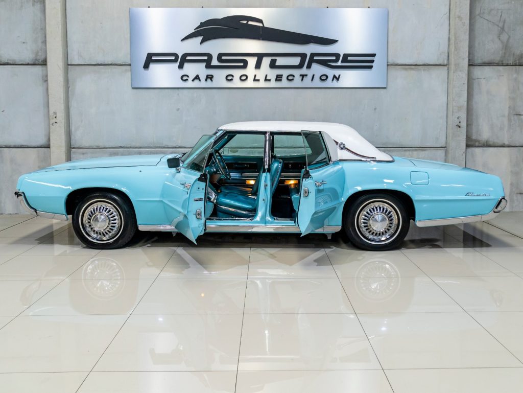 Ford Thunderbird Landau 4-Door