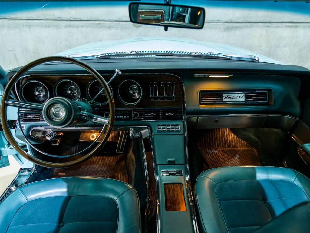 Ford Thunderbird Landau 4-Door