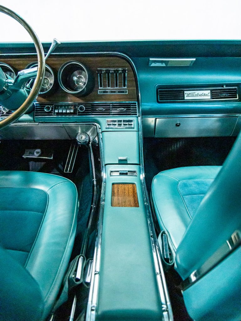 Ford Thunderbird Landau 4-Door