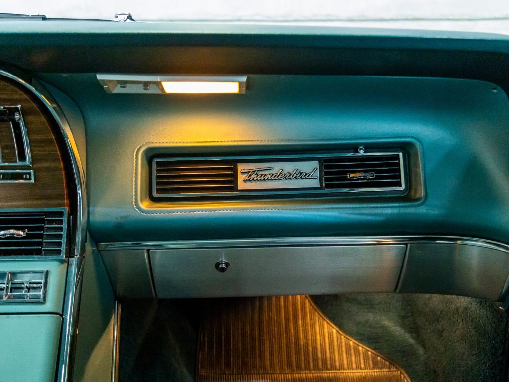 Ford Thunderbird Landau 4-Door