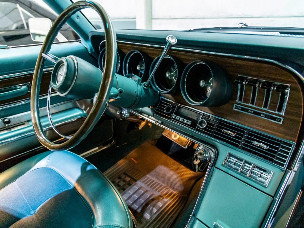 Ford Thunderbird Landau 4-Door