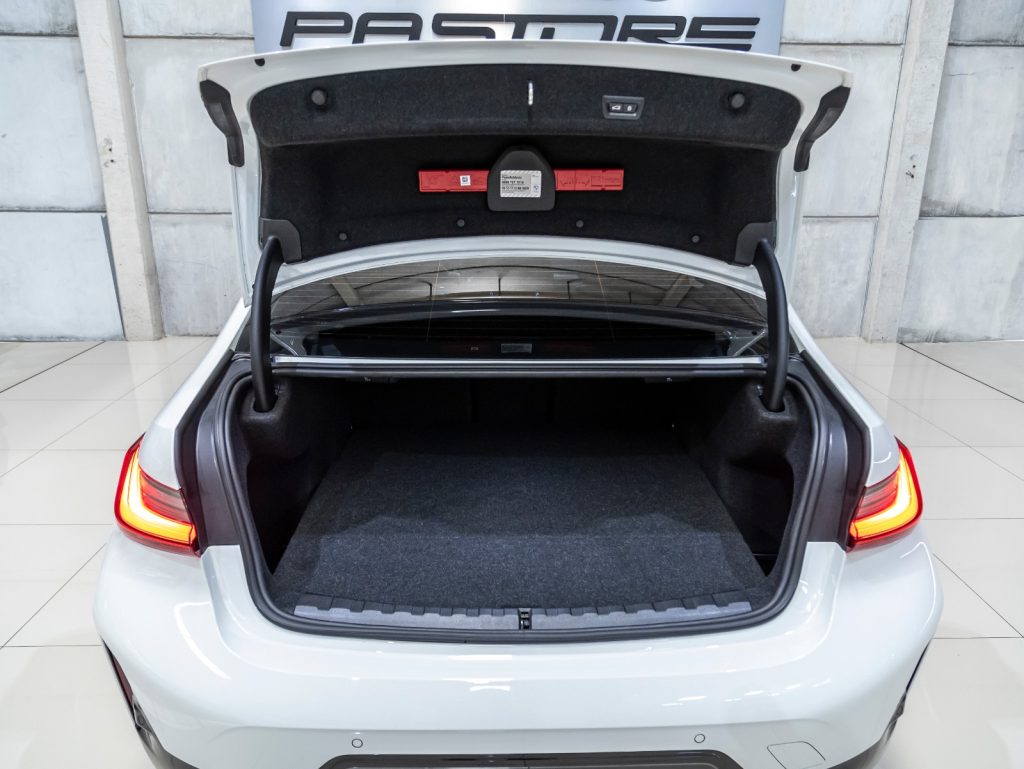 BMW 320i Sport – 2024