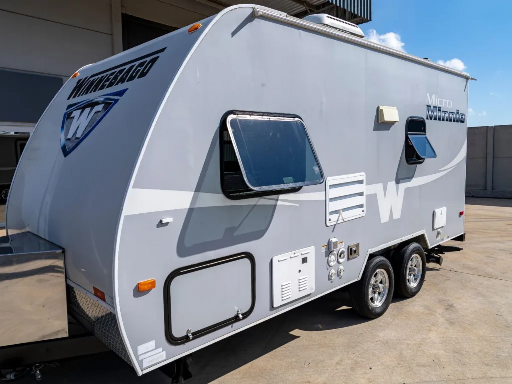 Trailer Winnebago Micro Minnie