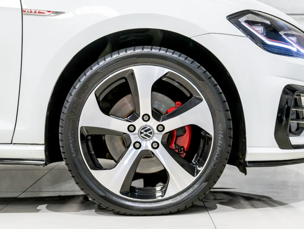 VW Golf GTI – 2019