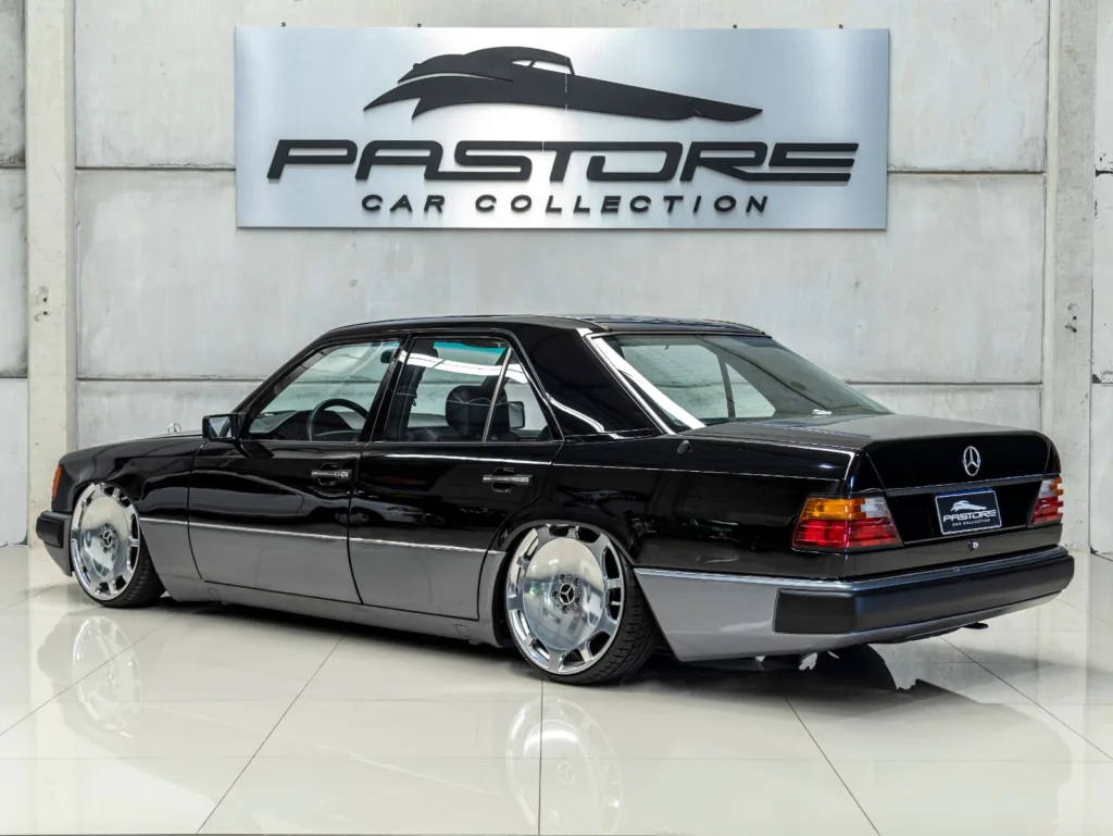 Mercedes-Benz E200 – 1993