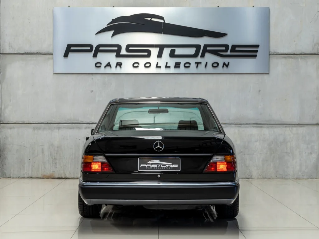 Mercedes-Benz E200 – 1993