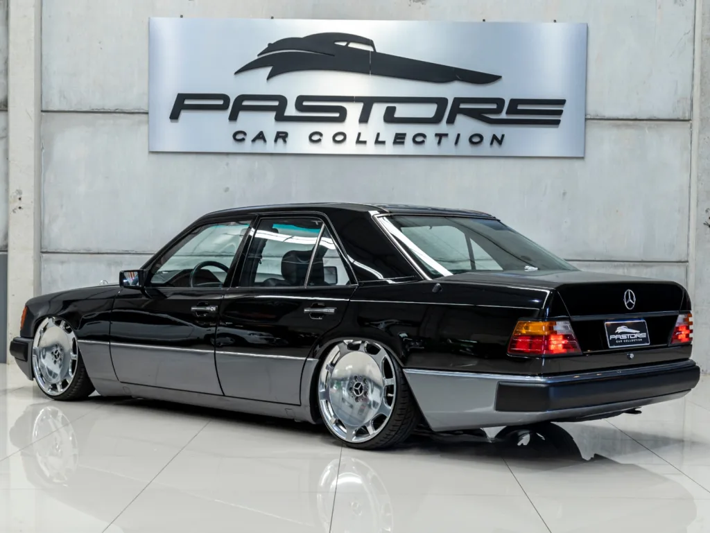 Mercedes-Benz E200 – 1993