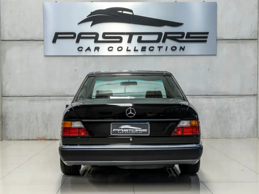 Mercedes-Benz E200 – 1993