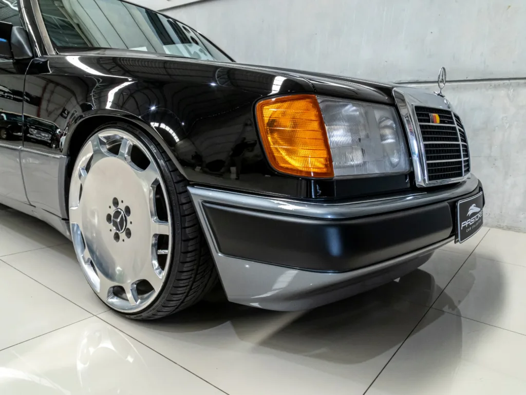 Mercedes-Benz E200 – 1993