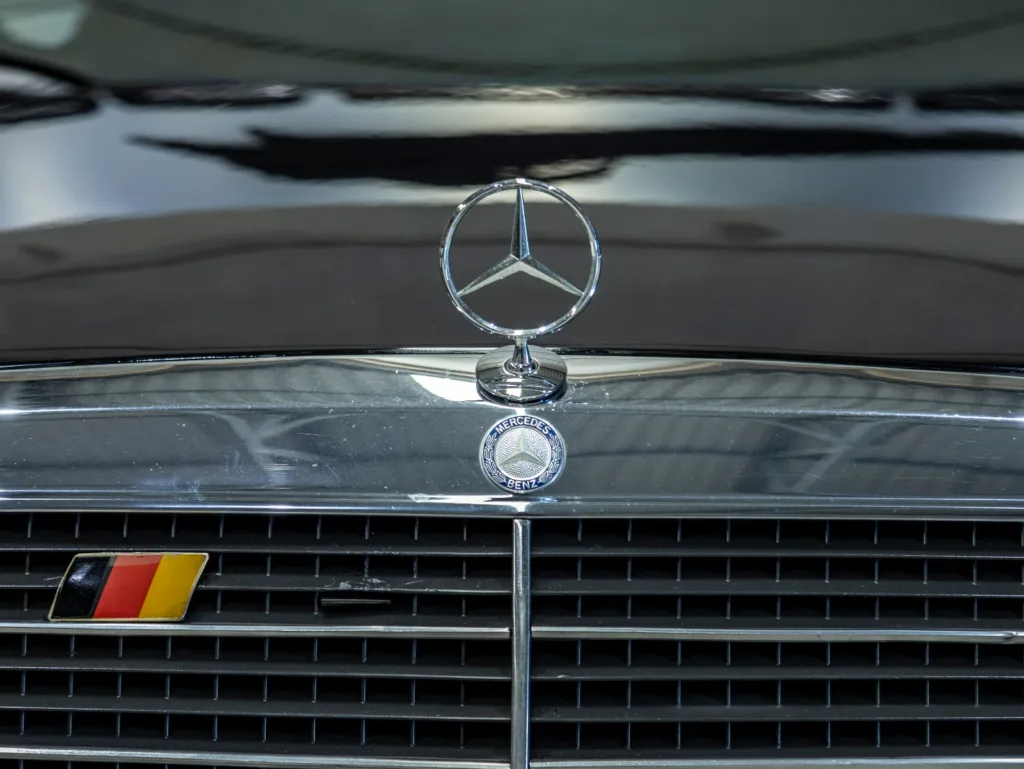 Mercedes-Benz E200 – 1993