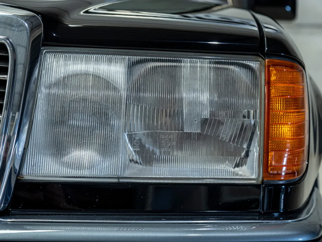 Mercedes-Benz E200 – 1993