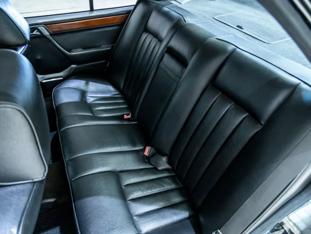Mercedes-Benz E200 – 1993
