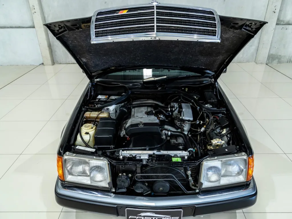 Mercedes-Benz E200 – 1993